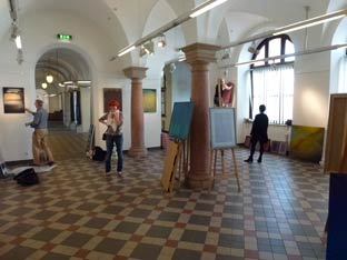 Vorbereitung der Ausstellung im Rathaus Wiesbaden 